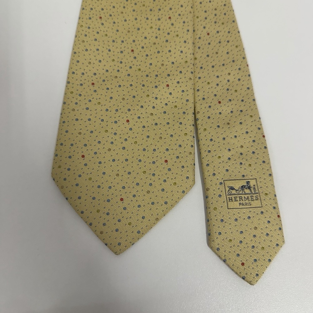 Hermes Men's Tie Yellow Polka Dot Woven Silk France 3.5" (W) x 60.5" (L) euc - Picture 2 of 7